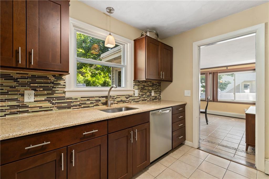 389 Great Road Property Photo 7