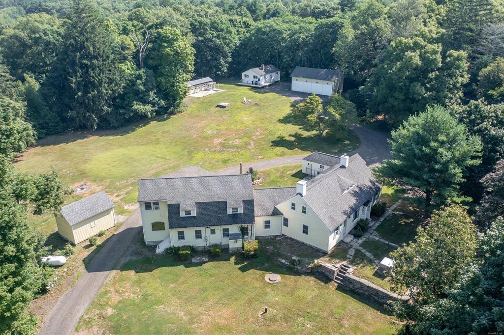 1530 Hartford Pike Property Photo 2