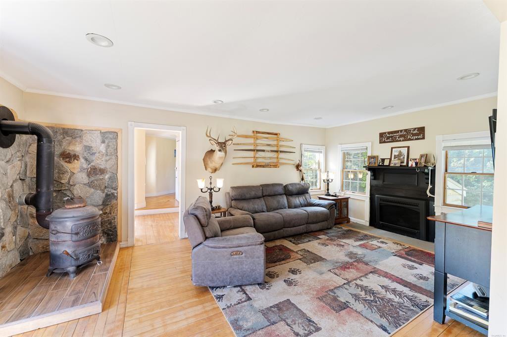 1530 Hartford Pike Property Photo 7