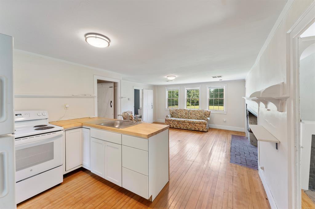 1530 Hartford Pike Property Photo 14