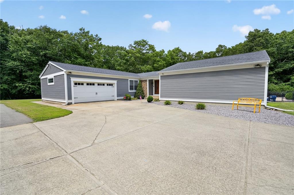 884 Reynolds Road Property Photo 4