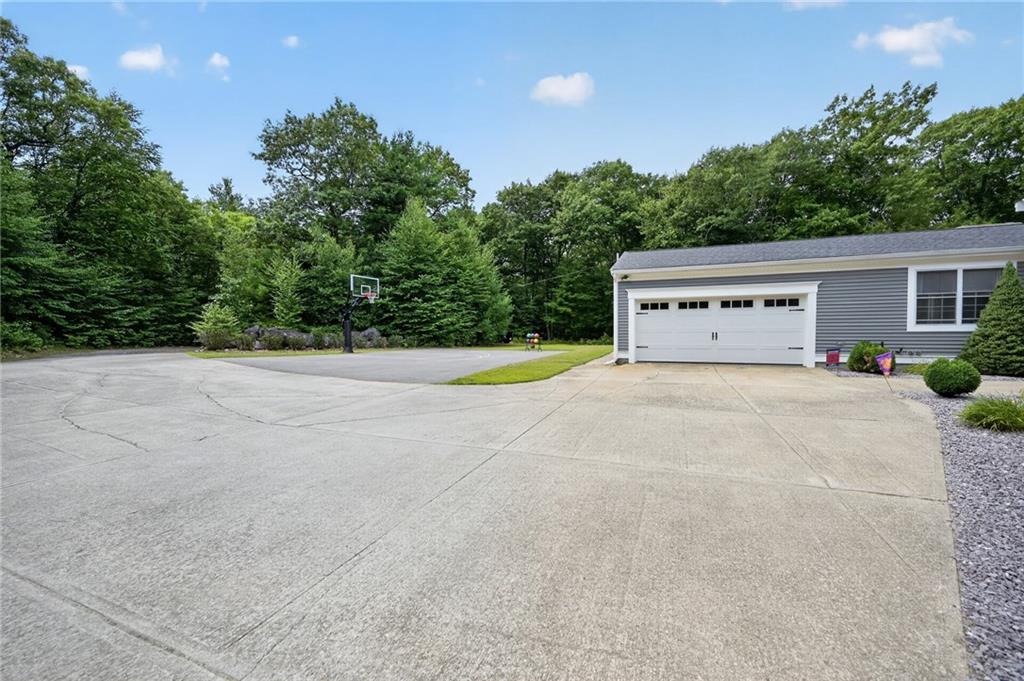 884 Reynolds Road Property Photo 13