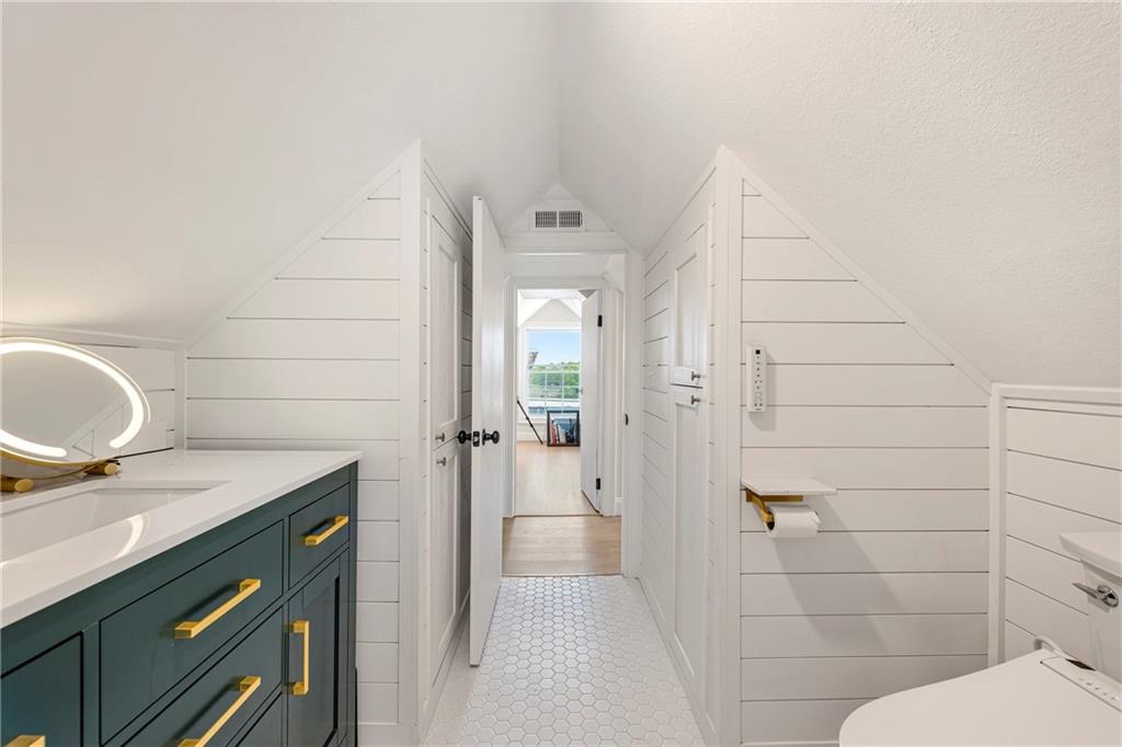 331 Williams Street Unit 3 Property Photo 16