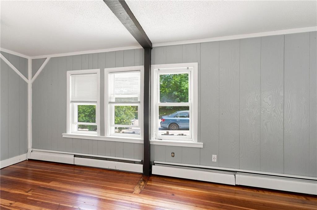 330 Waterman Avenue Property Photo 10