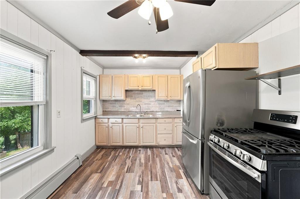 330 Waterman Avenue Property Photo 12