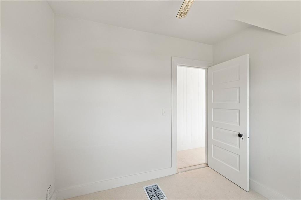330 Waterman Avenue Property Photo 21