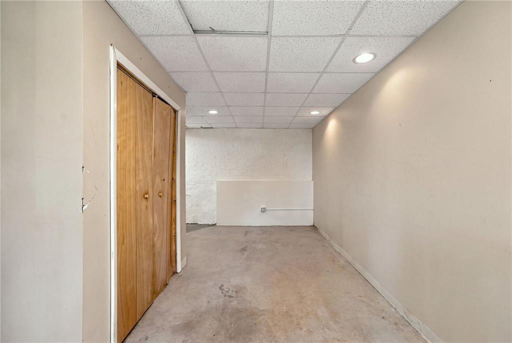 330 Waterman Avenue Property Photo 28