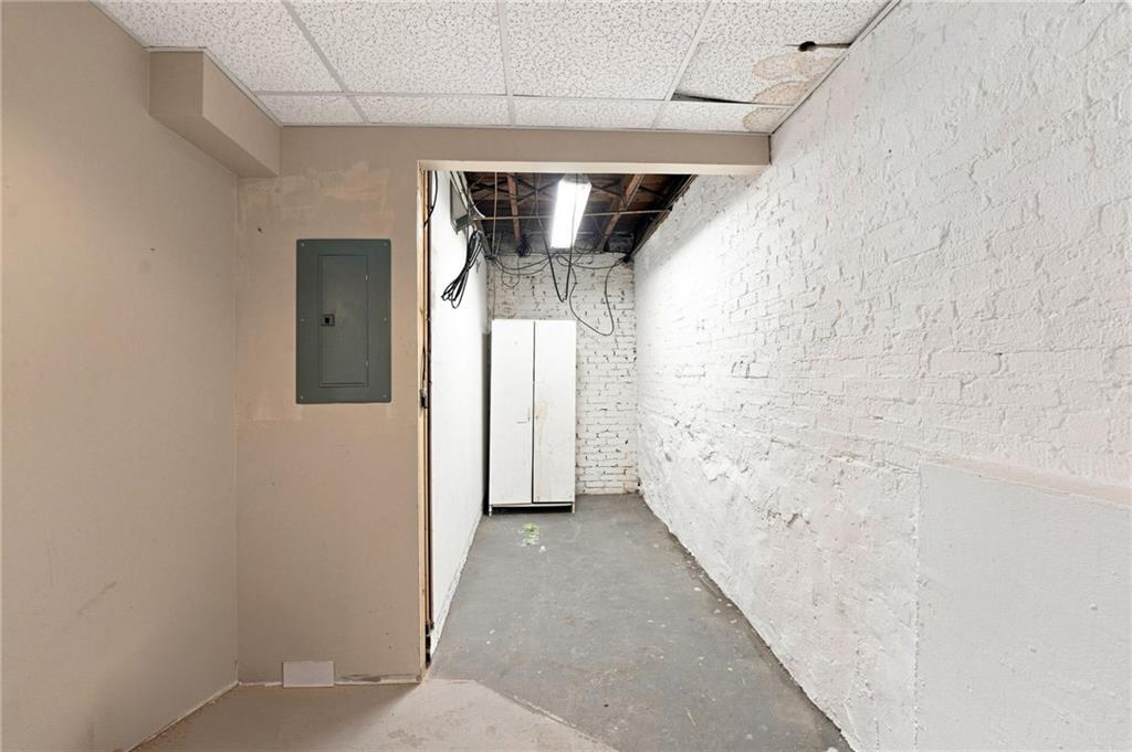 330 Waterman Avenue Property Photo 29