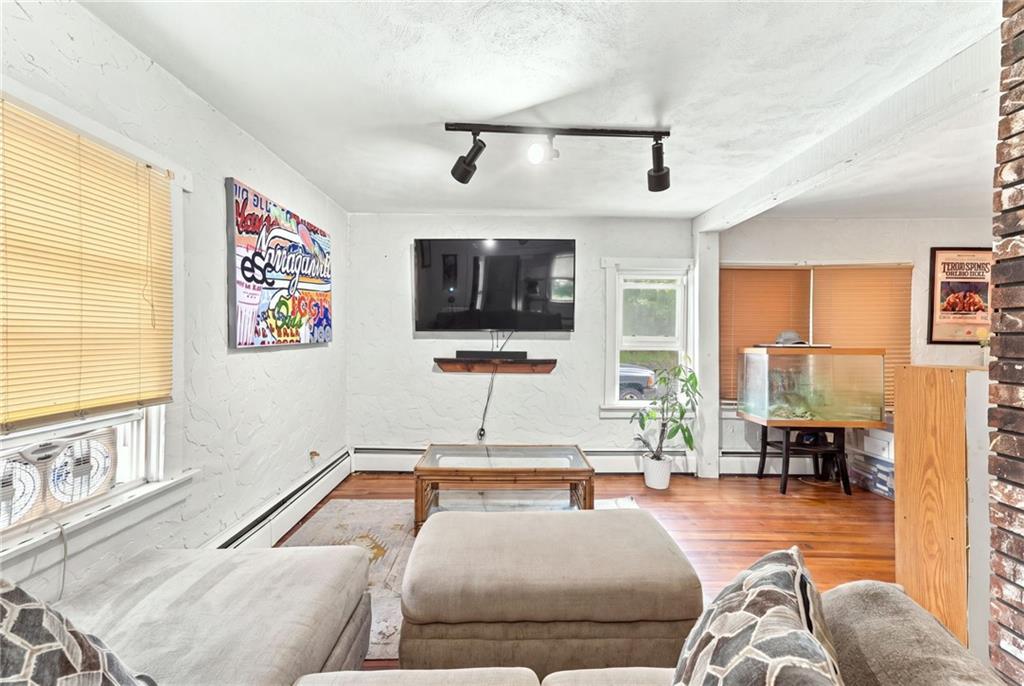 330 Waterman Avenue Property Photo 31