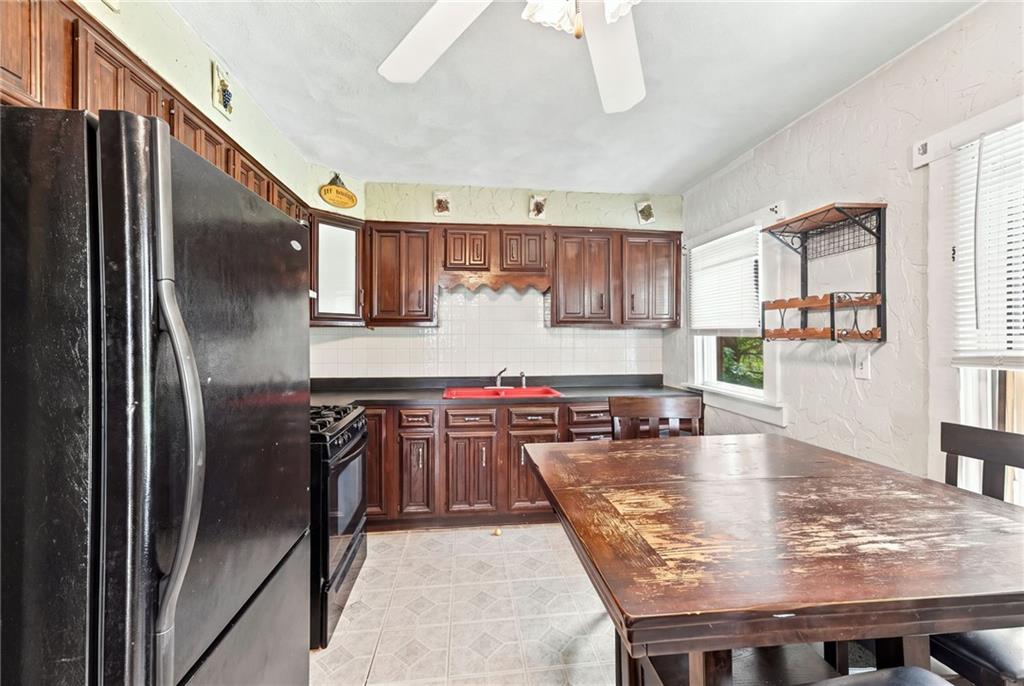 330 Waterman Avenue Property Photo 33