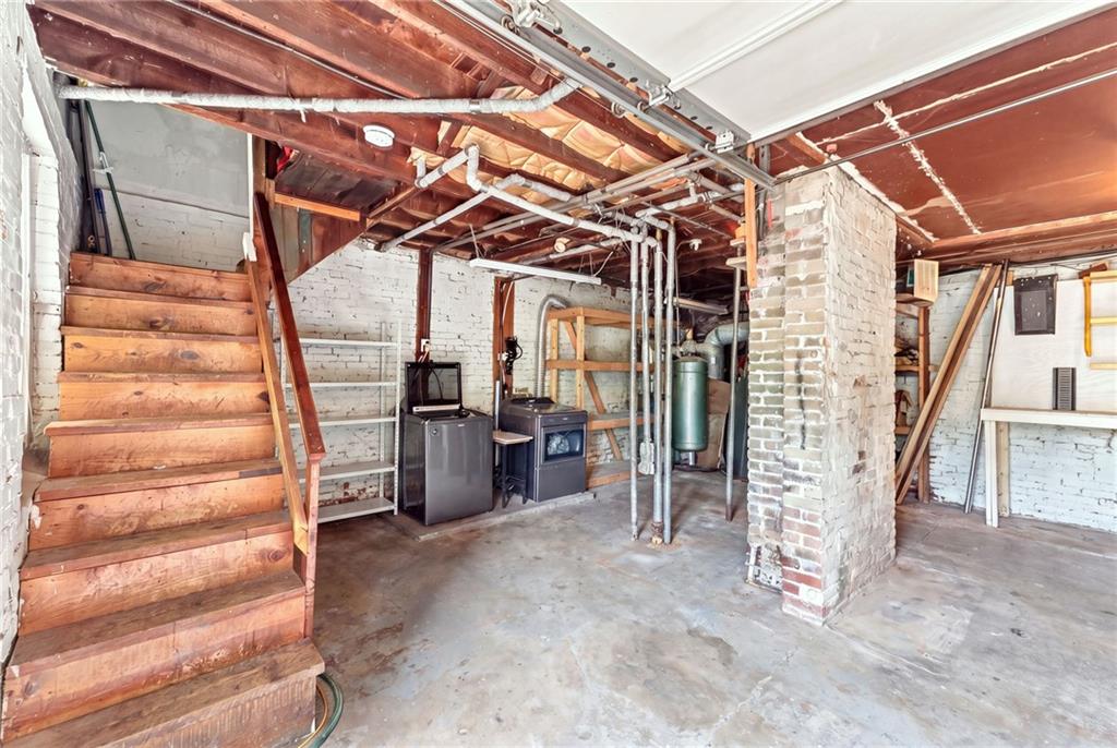330 Waterman Avenue Property Photo 42