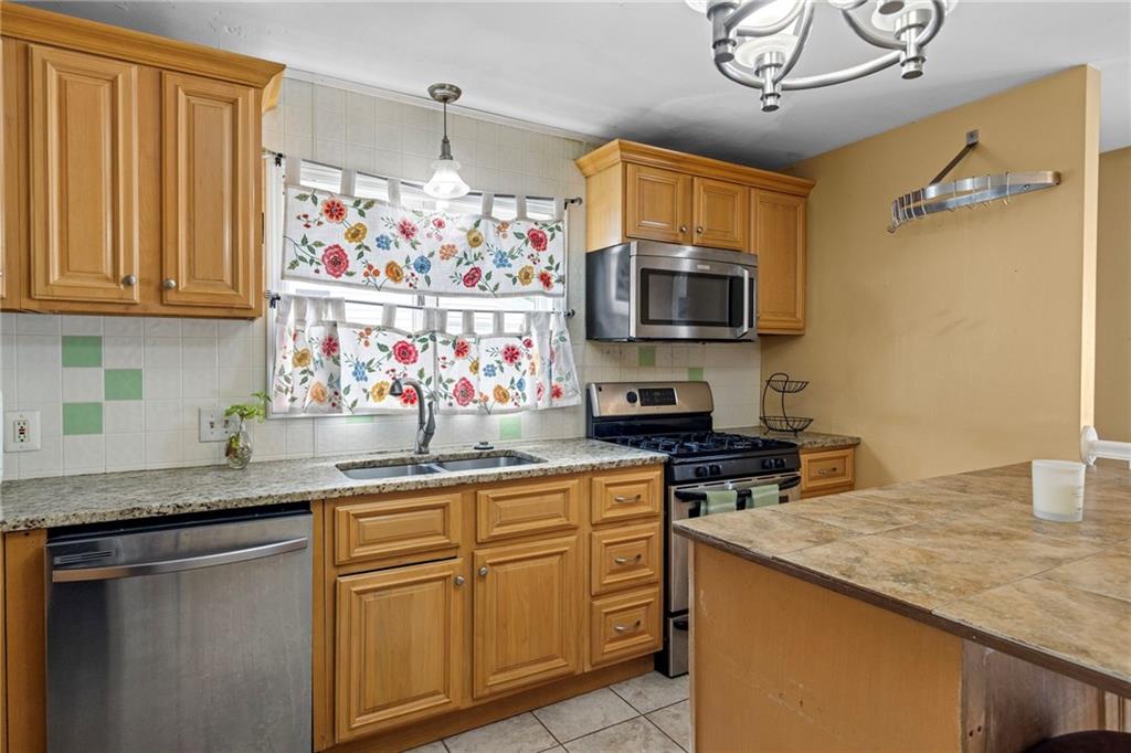 734 River Avenue Property Photo 14
