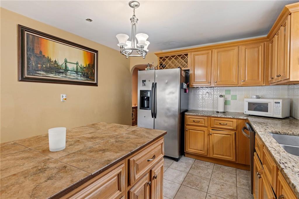 734 River Avenue Property Photo 15