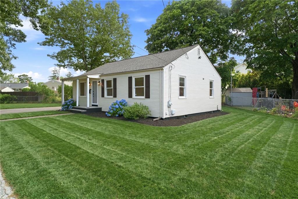 28 Plain Street Property Photo 4