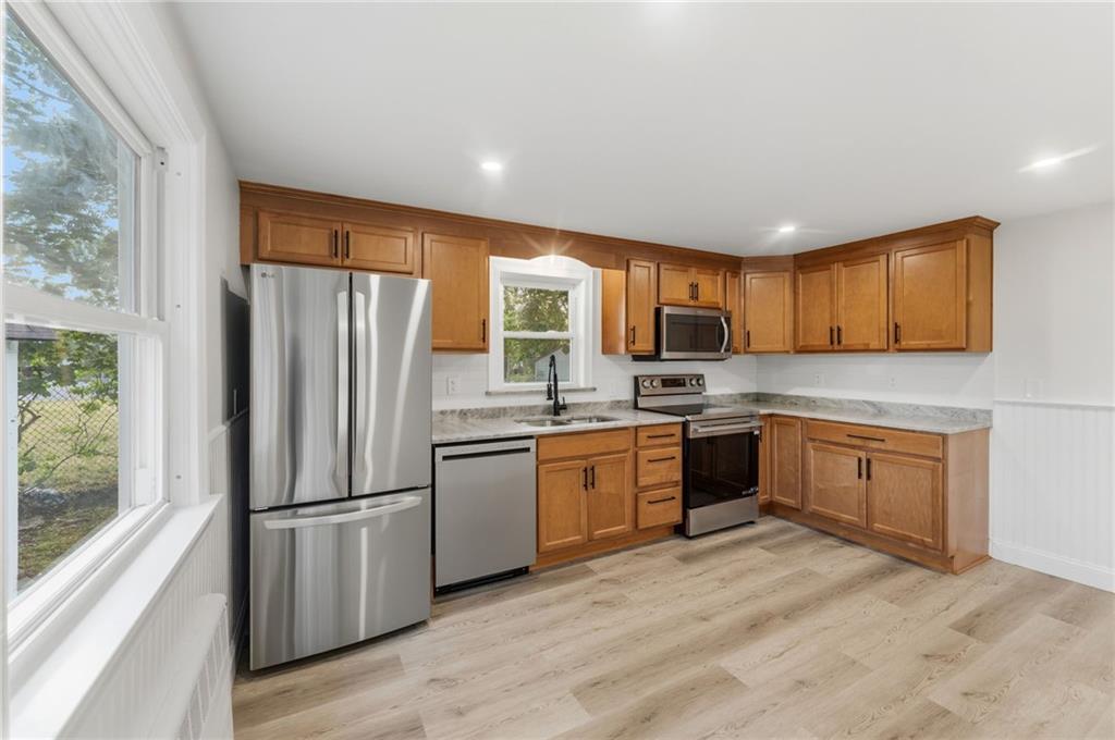 28 Plain Street Property Photo 8