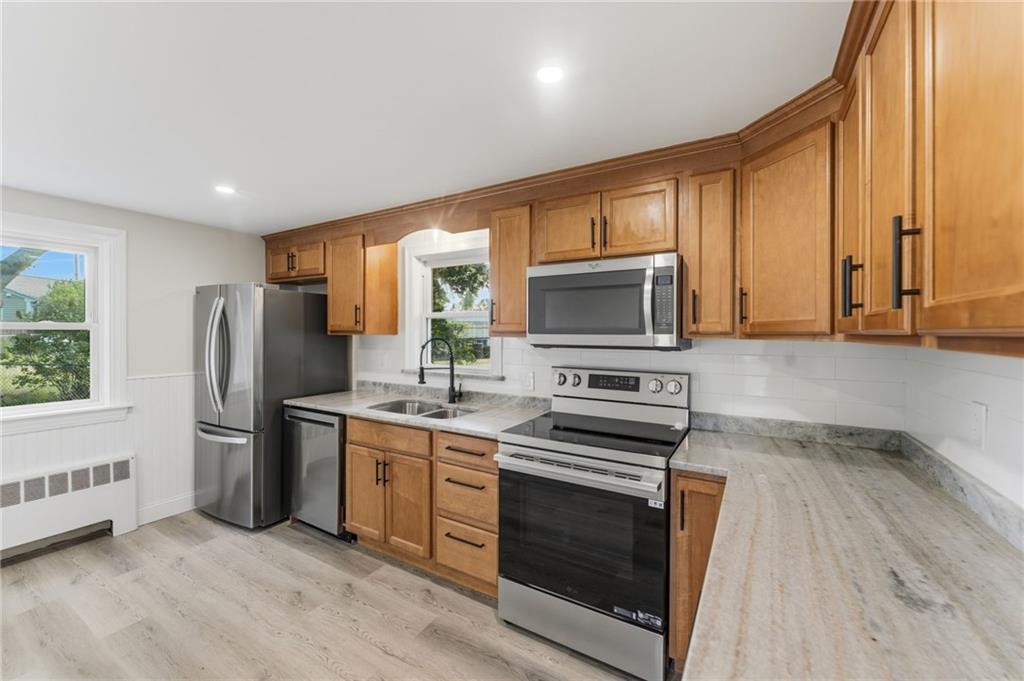 28 Plain Street Property Photo 11
