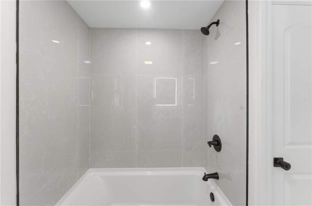 28 Plain Street Property Photo 20
