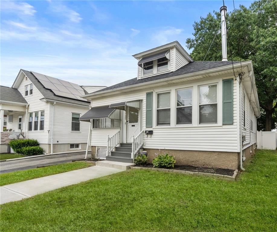 725 River Avenue Property Photo 1