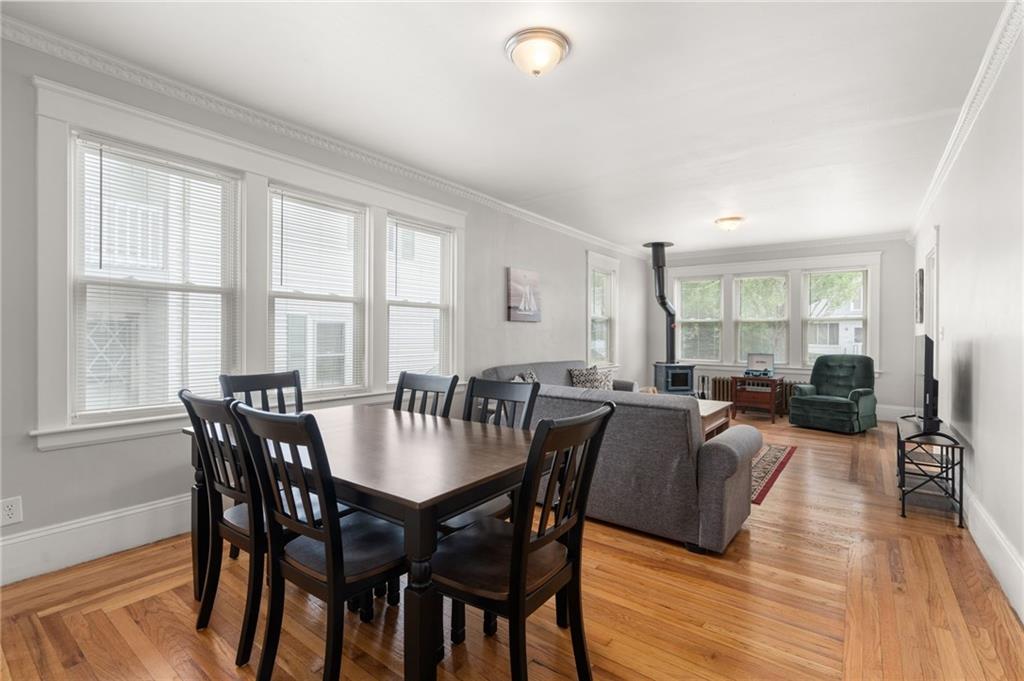 725 River Avenue Property Photo 4