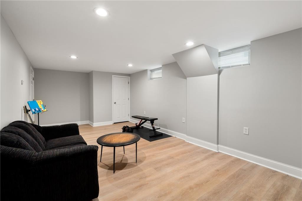 725 River Avenue Property Photo 13