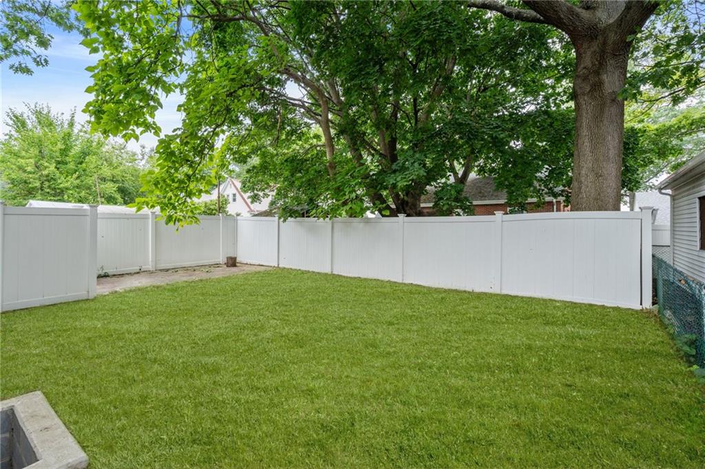 725 River Avenue Property Photo 14