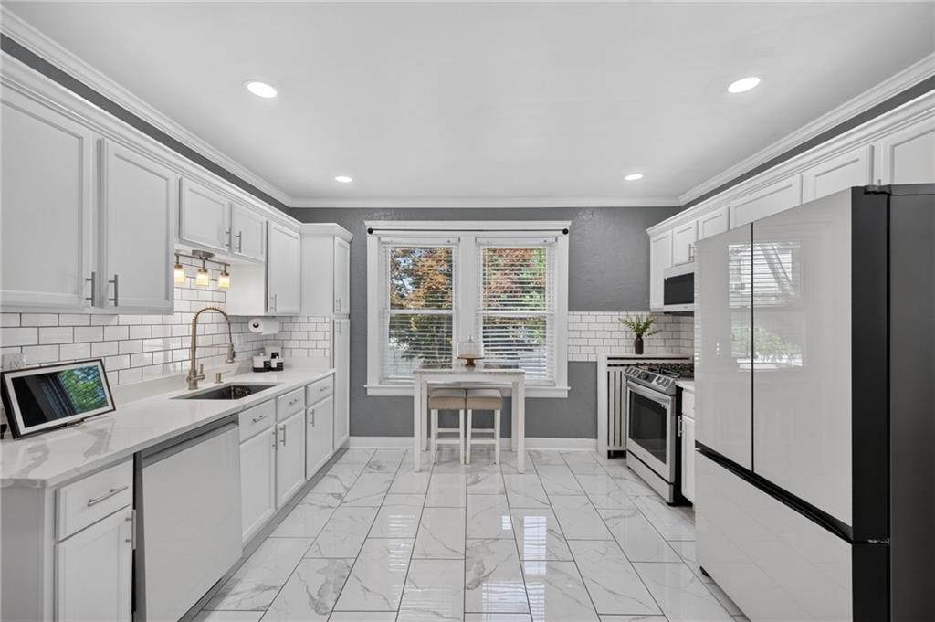 83 Myrtle Avenue Property Photo 1