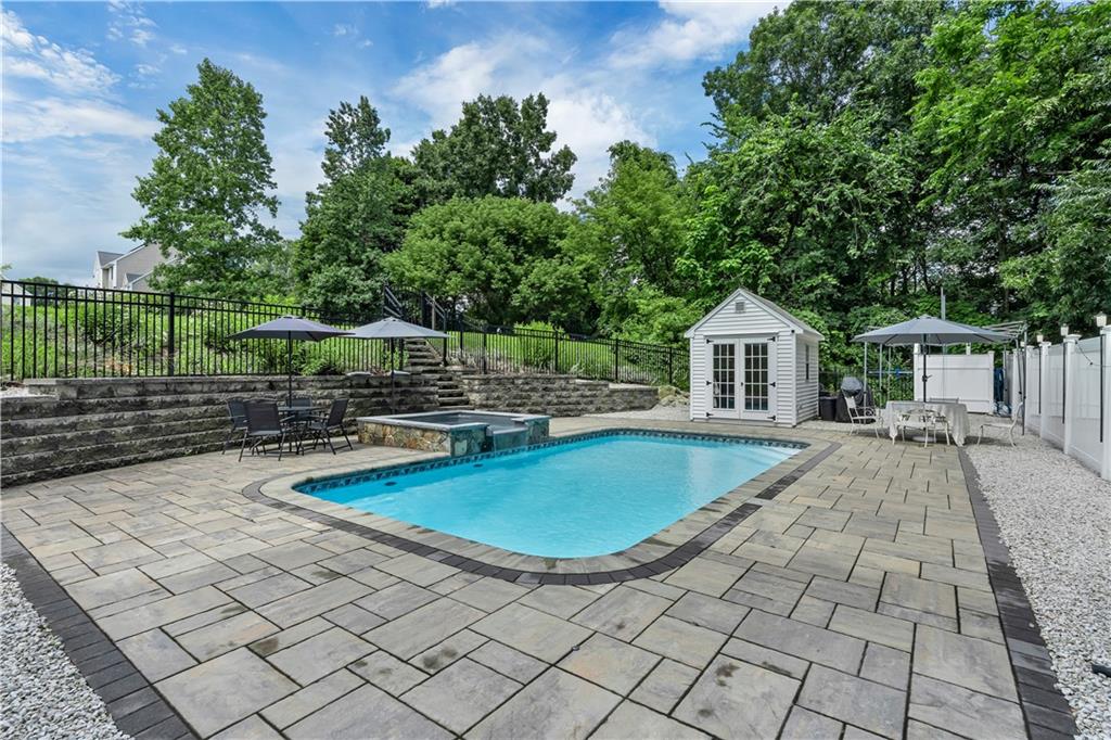 6 Fleuette Drive Property Photo 35