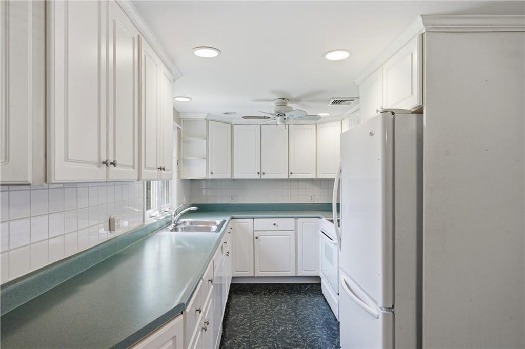 54 Winthrop Street Property Photo 16