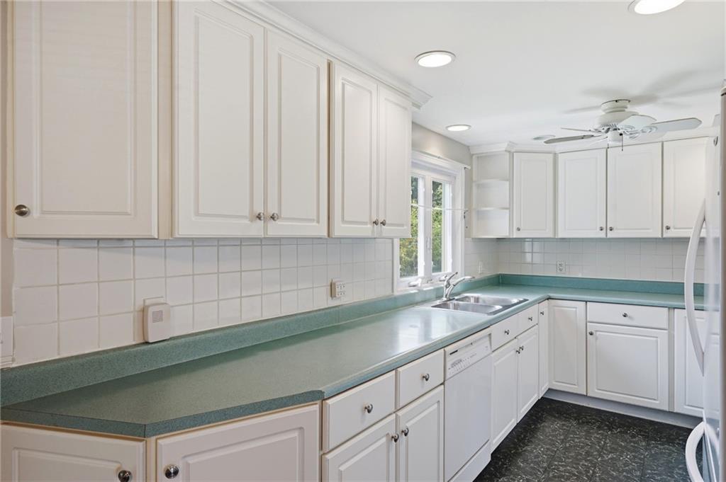 54 Winthrop Street Property Photo 17