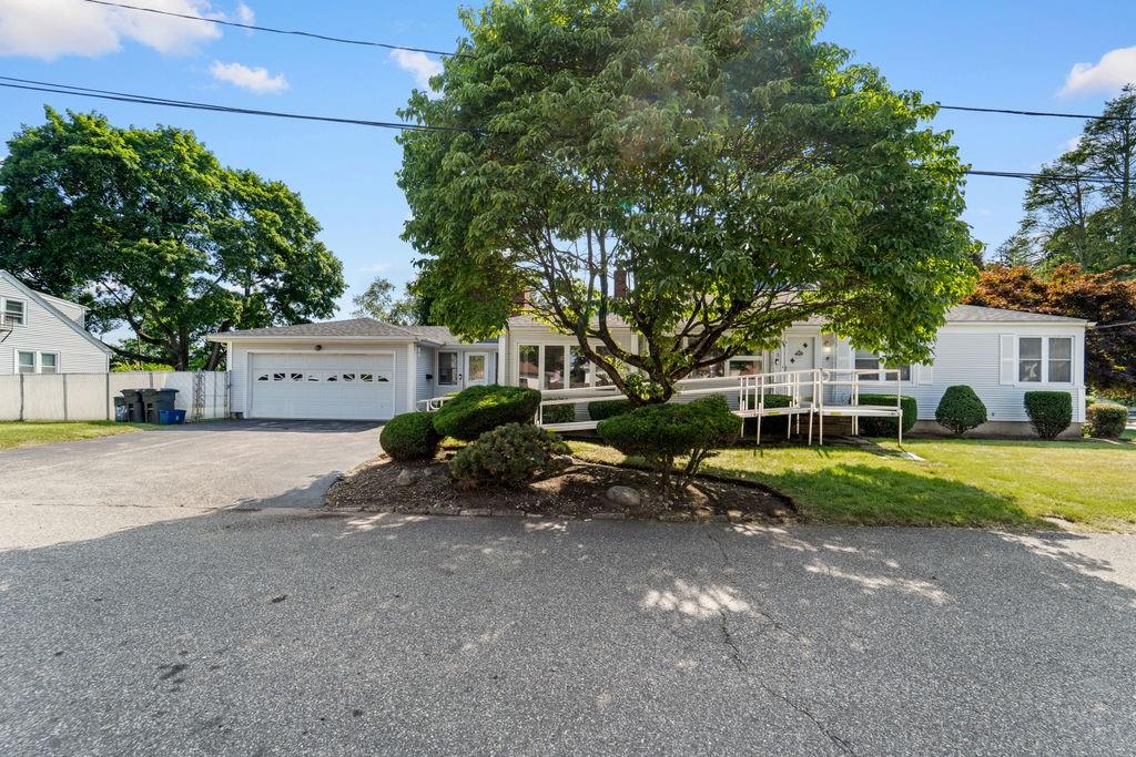 11 Hemlock Drive Property Photo 1
