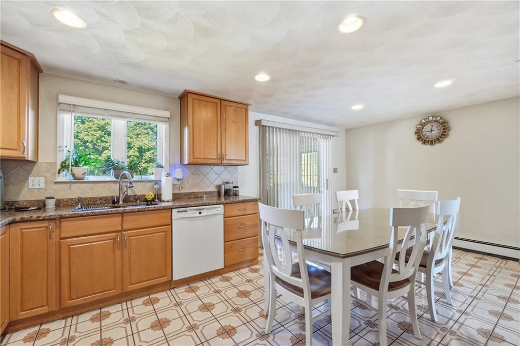 65 Thelma Avenue Property Photo 4
