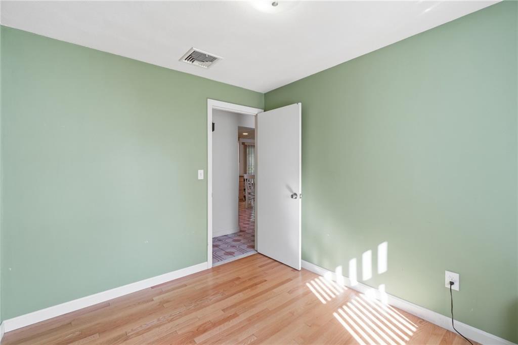 65 Thelma Avenue Property Photo 6