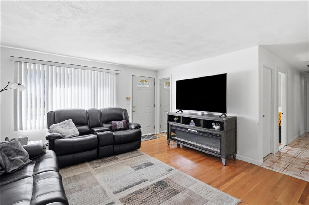 65 Thelma Avenue Property Photo 15