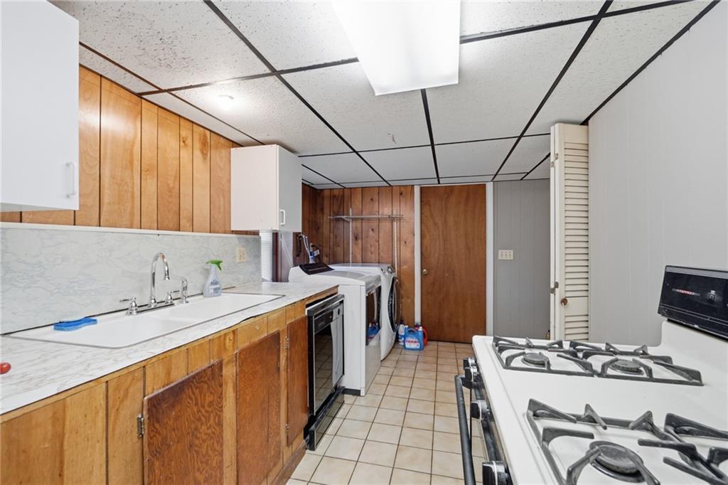 65 Thelma Avenue Property Photo 22