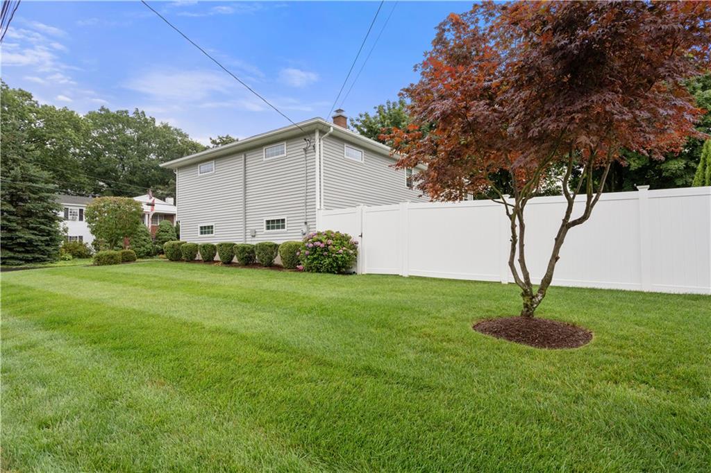 88 Locust Avenue Property Photo 3