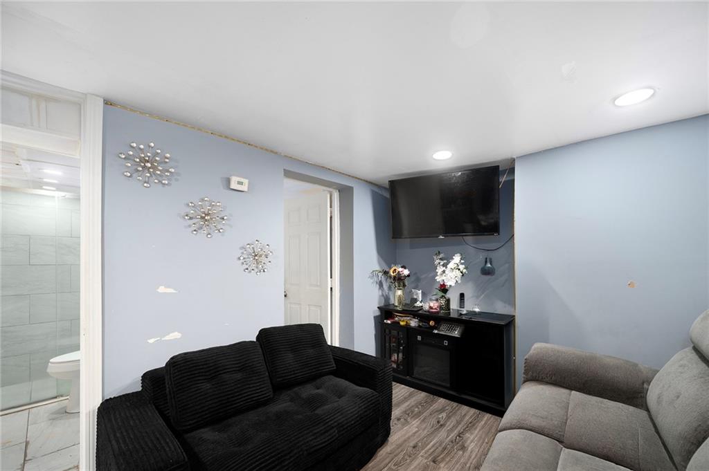 141 Burnett Street Property Photo 4