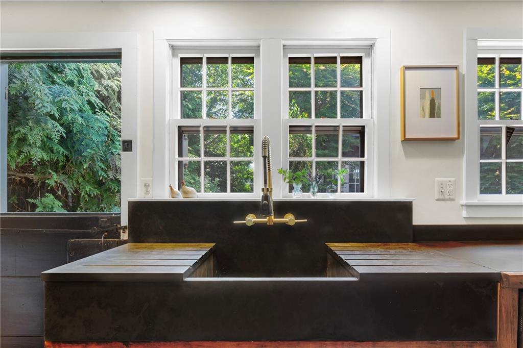27 William Street Property Photo 11