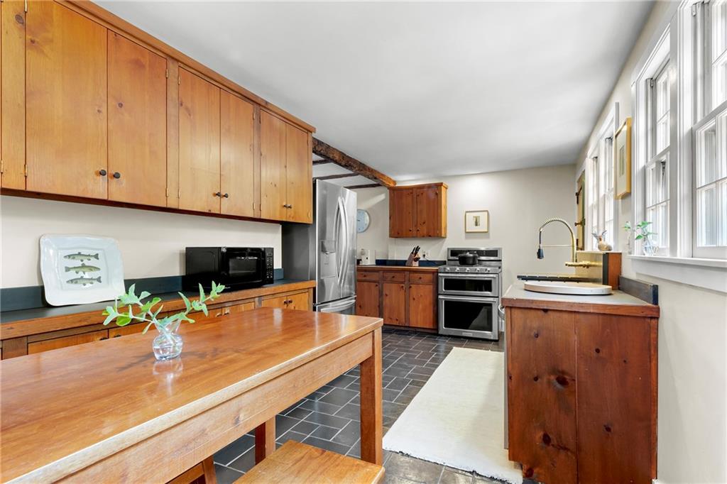 27 William Street Property Photo 16