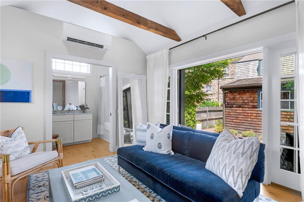 27 William Street Property Photo 33