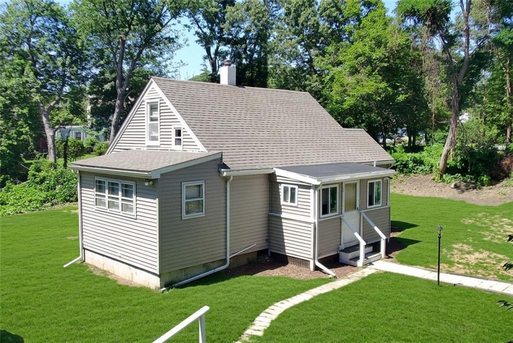 21 Narragansett Road Property Photo 2