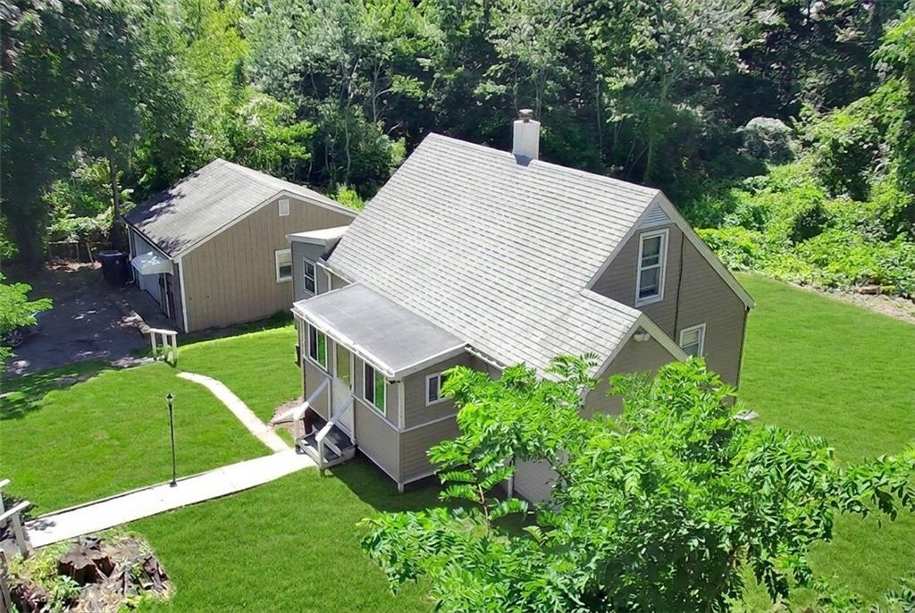 21 Narragansett Road Property Photo 3