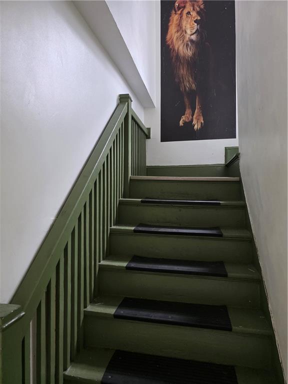 160 Superior Street Property Photo 11
