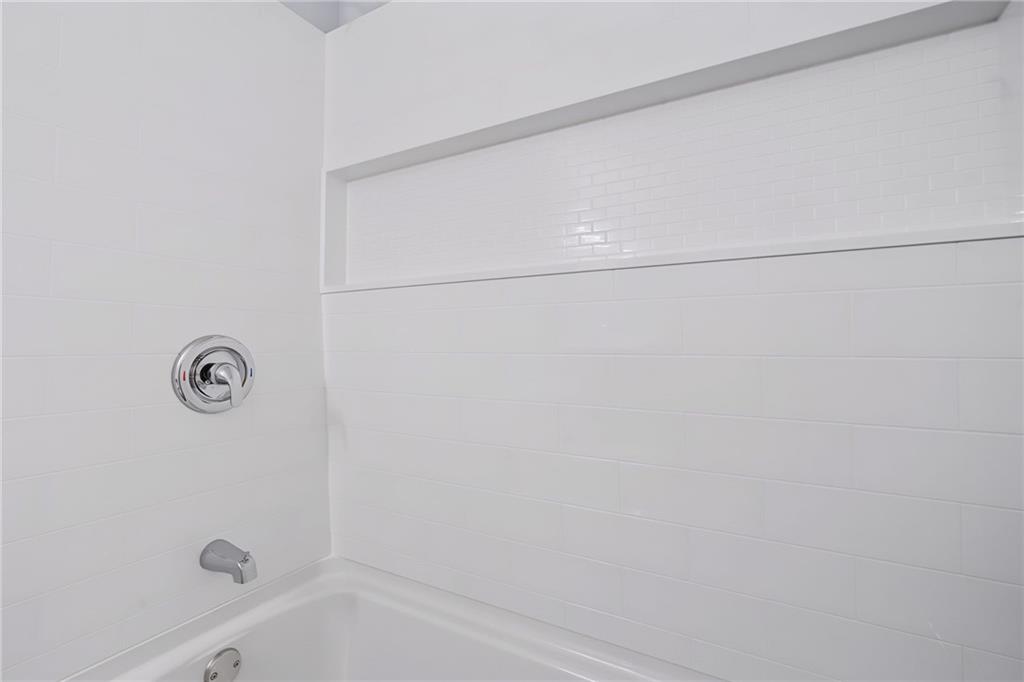 650 East Greenwich Avenue Unit 7-207 Property Photo 18