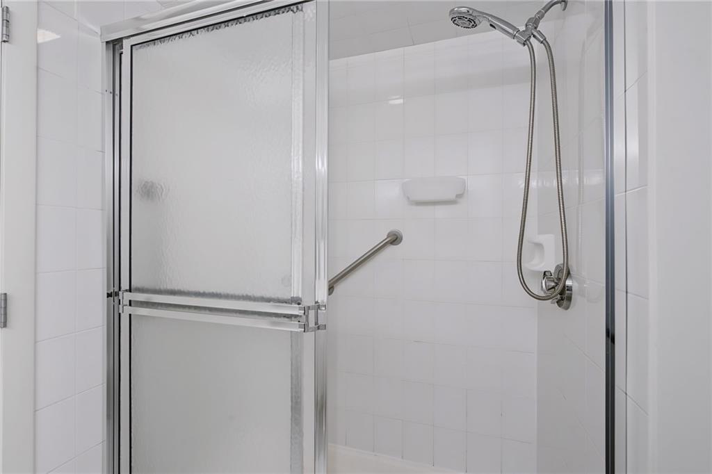 650 East Greenwich Avenue Unit 7-207 Property Photo 23