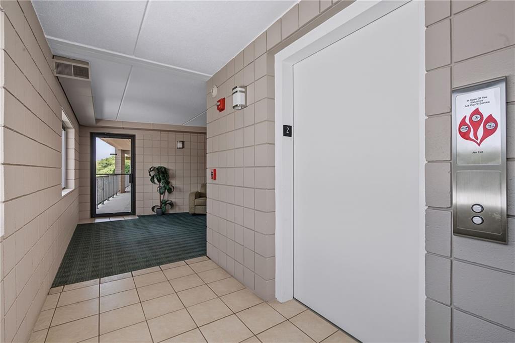 650 East Greenwich Avenue Unit 7-207 Property Photo 31