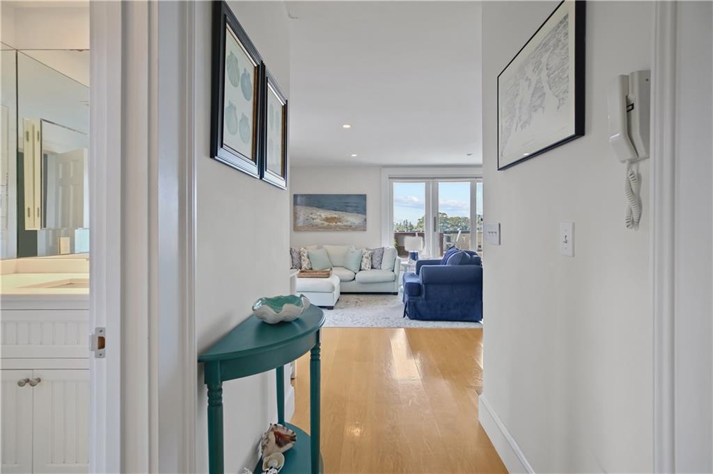35 Chastellux Avenue Unit H Property Photo 8