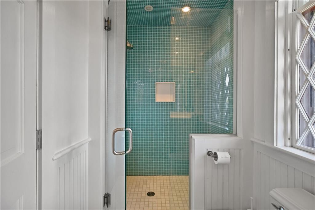 35 Chastellux Avenue Unit H Property Photo 22
