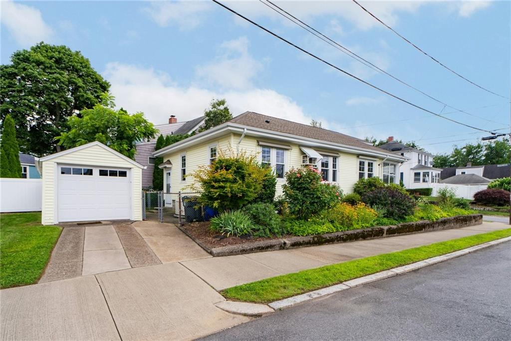 95 Basswood Avenue Property Photo 32