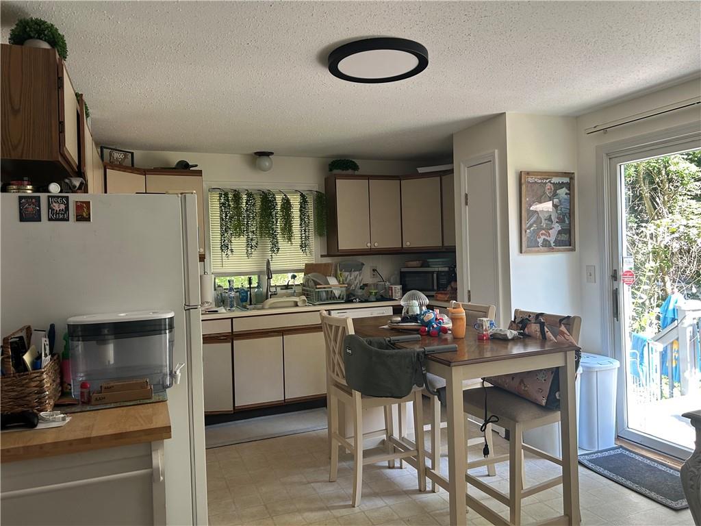16 18 Manville Avenue Property Photo 6