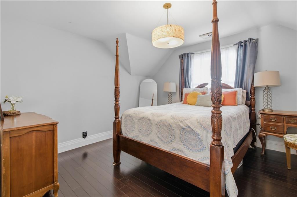 26 Oakland Avenue Property Photo 8